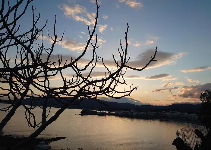Skizenas Waterfront Apartments