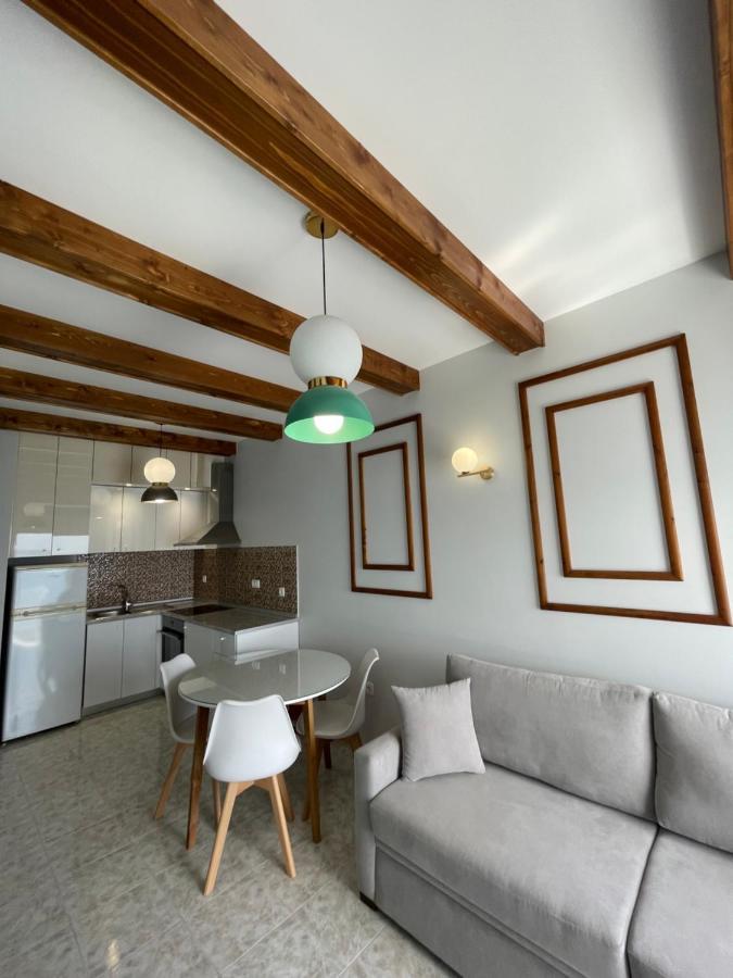 Skizenas Waterfront Apartments 公寓